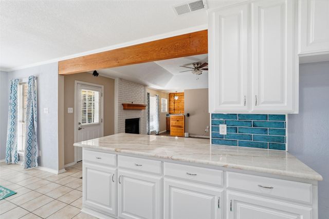 5240 Hill Ridge Drive, Fort Worth, TX 76135