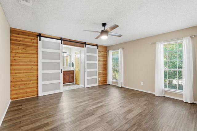 5240 Hill Ridge Drive, Fort Worth, TX 76135