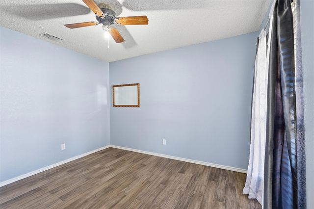 5240 Hill Ridge Drive, Fort Worth, TX 76135