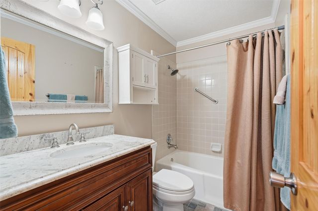 5240 Hill Ridge Drive, Fort Worth, TX 76135