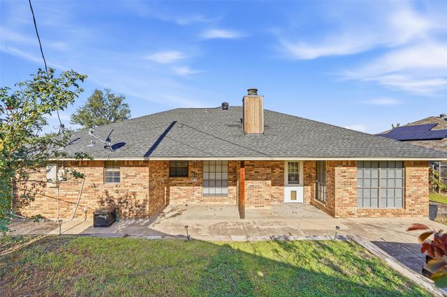 5240 Hill Ridge Drive, Fort Worth, TX 76135
