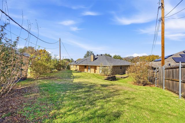 5240 Hill Ridge Drive, Fort Worth, TX 76135