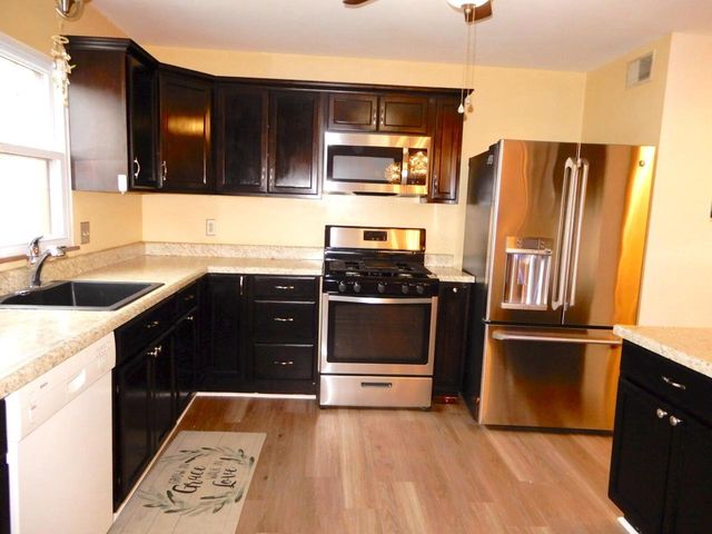 9034 N 70th STREET, Milwaukee, WI 53223