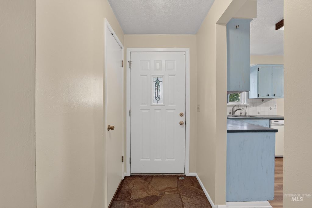 3918 N Buckingham, Boise, ID 83704 photo 2