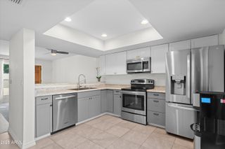 2802 E BECK Lane 2, Phoenix, AZ 85032