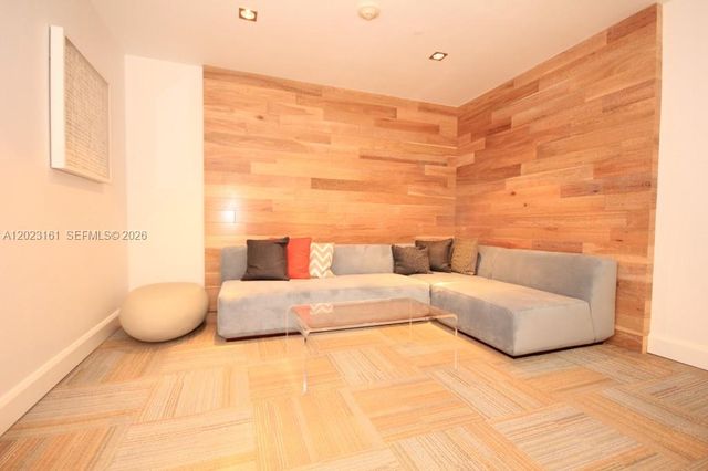 950 Brickell Bay Dr 1701, Miami, FL 33131
