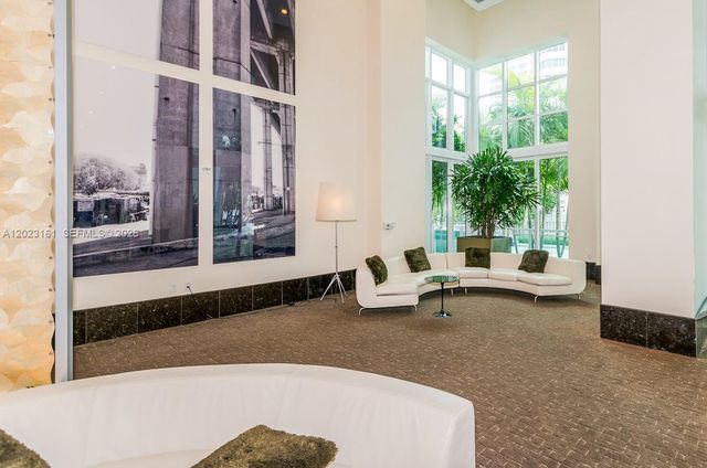 950 Brickell Bay Dr 1701, Miami, FL 33131