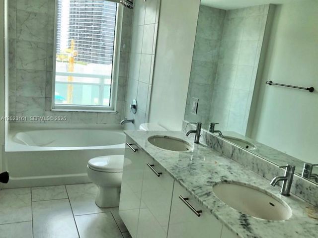 950 Brickell Bay Dr 1701, Miami, FL 33131