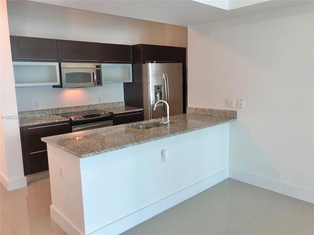 950 Brickell Bay Dr 1701, Miami, FL 33131
