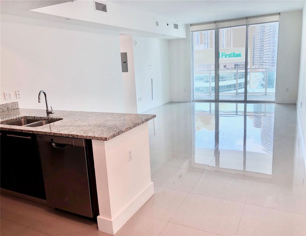 950 Brickell Bay Dr 1701, Miami, FL 33131