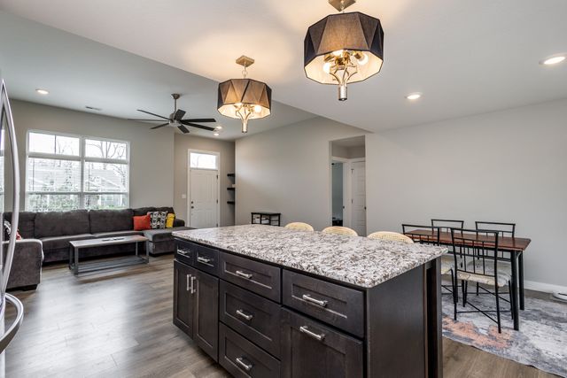 85 N LUNA LN, Columbia, MO 65201