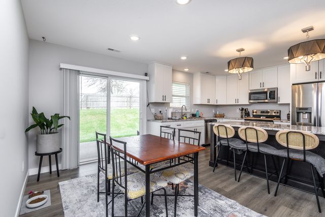 85 N LUNA LN, Columbia, MO 65201