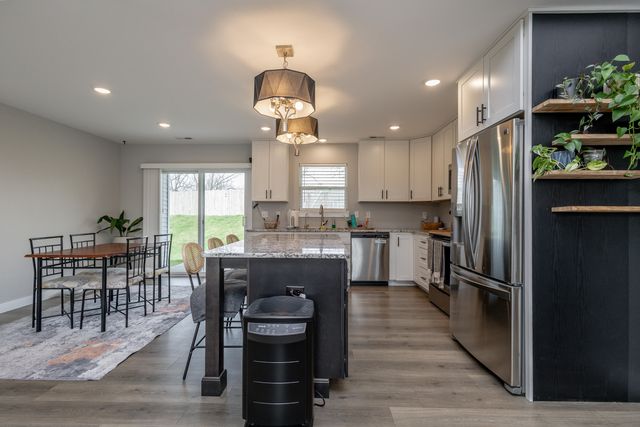 85 N LUNA LN, Columbia, MO 65201