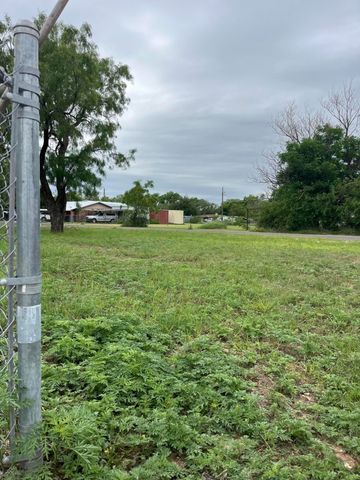 7447 Oleander Street, San Angelo, TX 76901