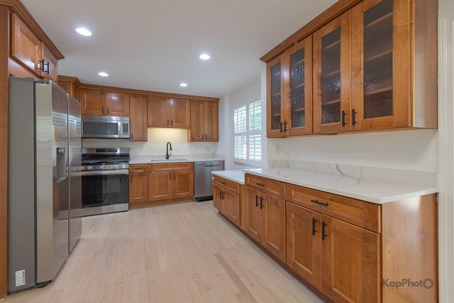 1783 Lee Street, Des Plaines, IL 60018