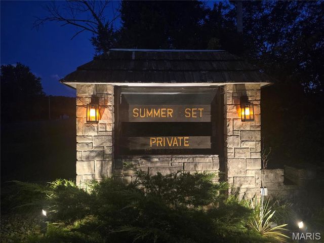 1051 S Lakeview Drive, De Soto, MO 63020