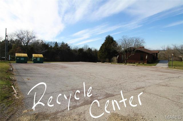 1051 S Lakeview Drive, De Soto, MO 63020