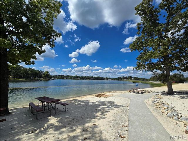 1051 S Lakeview Drive, De Soto, MO 63020