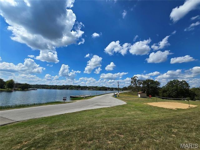 1051 S Lakeview Drive, De Soto, MO 63020