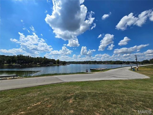 1051 S Lakeview Drive, De Soto, MO 63020