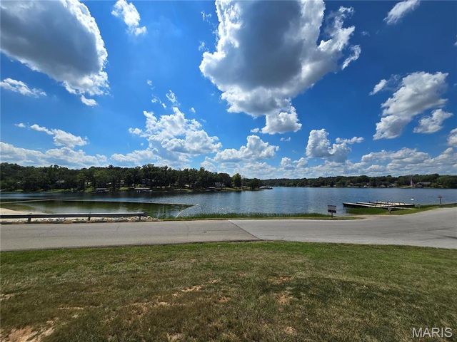 1051 S Lakeview Drive, De Soto, MO 63020