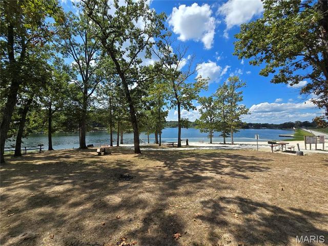 1051 S Lakeview Drive, De Soto, MO 63020