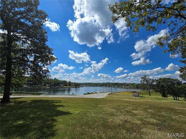 1051 S Lakeview Drive, De Soto, MO 63020