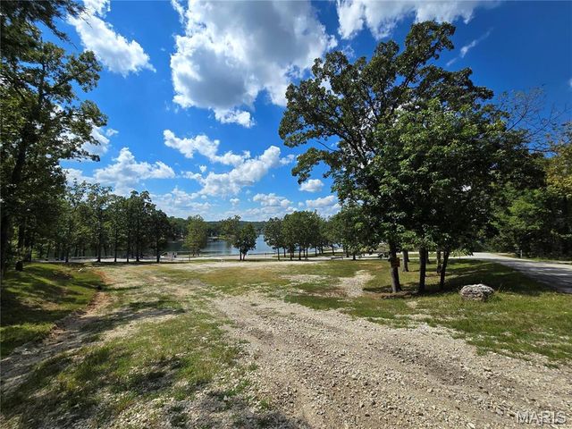 1051 S Lakeview Drive, De Soto, MO 63020