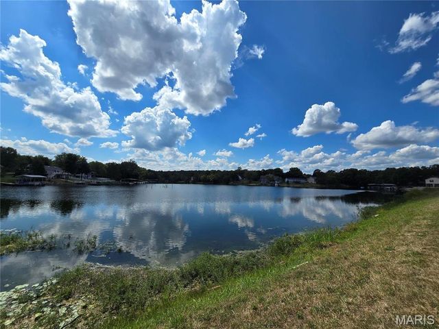 1051 S Lakeview Drive, De Soto, MO 63020