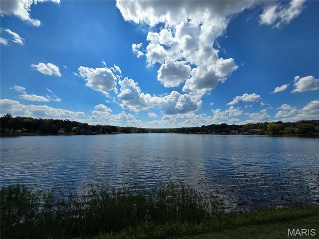 1051 S Lakeview Drive, De Soto, MO 63020