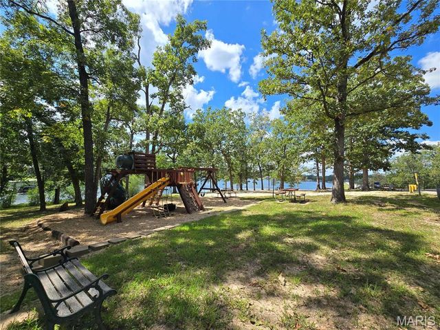 1051 S Lakeview Drive, De Soto, MO 63020