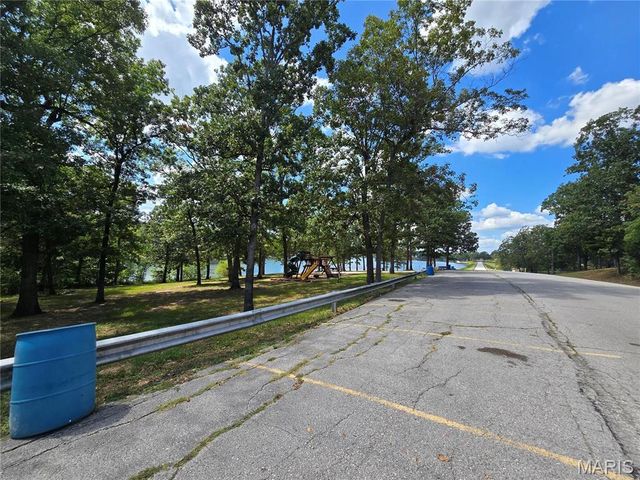 1051 S Lakeview Drive, De Soto, MO 63020