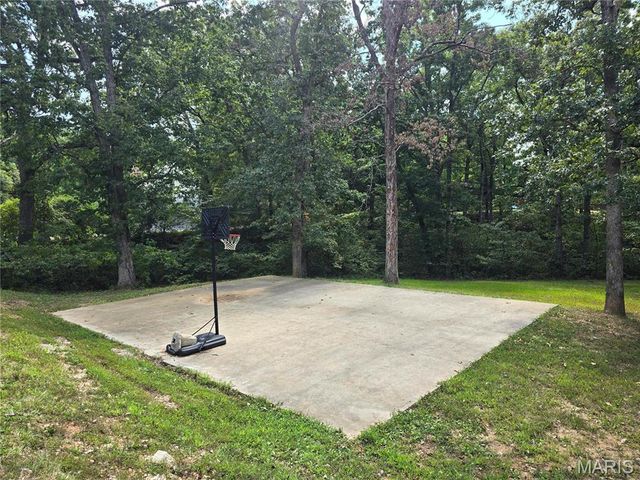 1051 S Lakeview Drive, De Soto, MO 63020