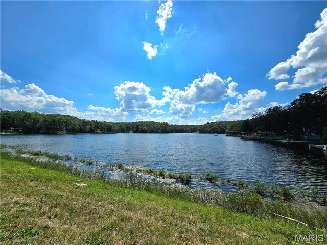 1051 S Lakeview Drive, De Soto, MO 63020