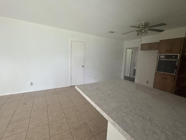 706 University Avenue, Wharton, TX 77488