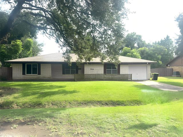 706 University Avenue, Wharton, TX 77488