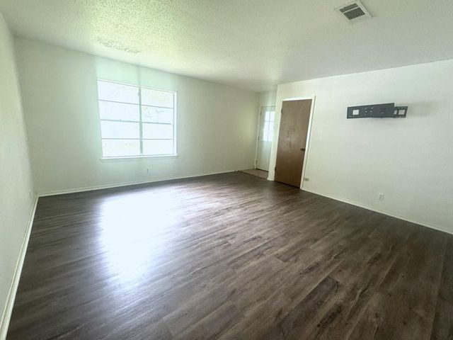 706 University Avenue, Wharton, TX 77488