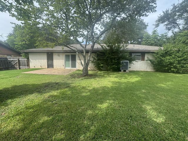 706 University Avenue, Wharton, TX 77488