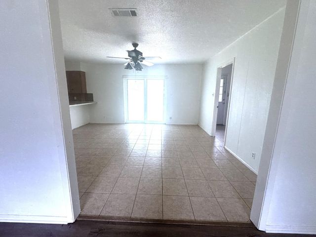 706 University Avenue, Wharton, TX 77488