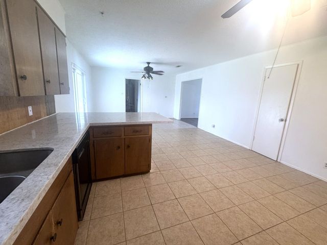 706 University Avenue, Wharton, TX 77488