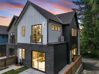 18607 104th Avenue NE #B, Bothell, WA 98011