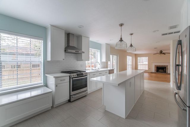 51 Fire Flicker Place, The Woodlands, TX 77381