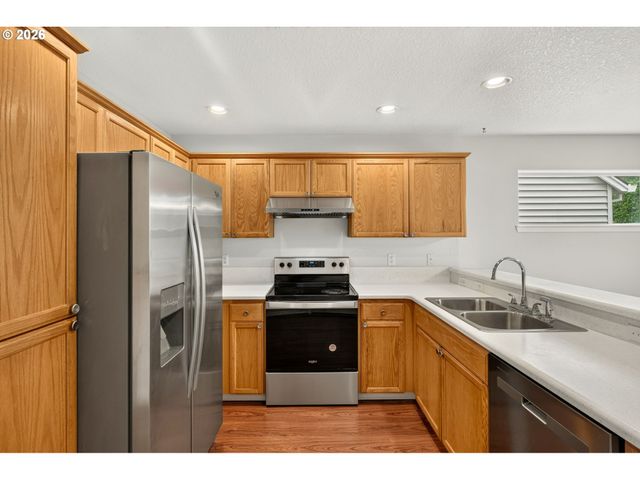 16972 Nw ARIZONA Dr, Beaverton, OR 97006