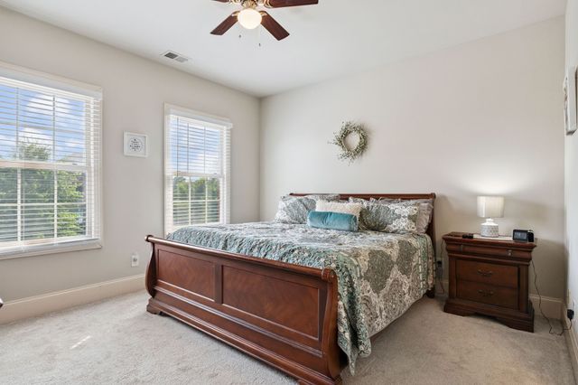 815 Stonebrook Dr, Lebanon, TN 37087