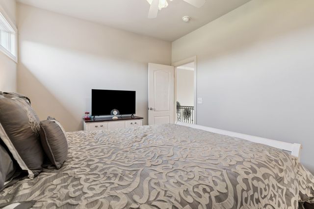 815 Stonebrook Dr, Lebanon, TN 37087