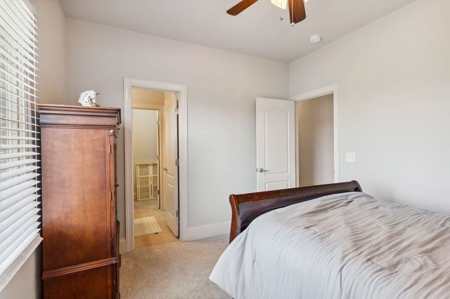 815 Stonebrook Dr, Lebanon, TN 37087