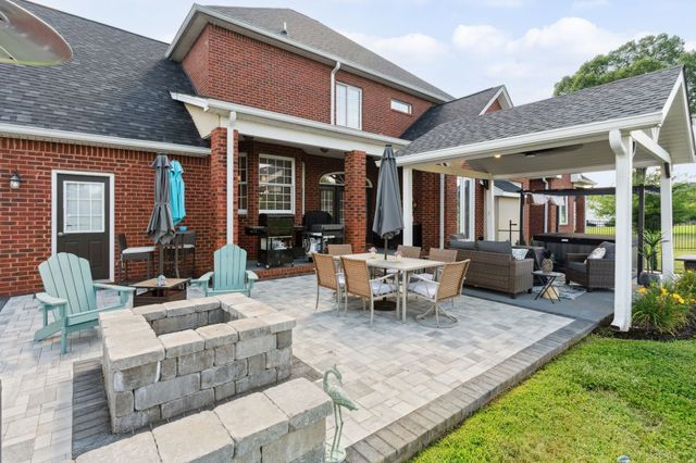 815 Stonebrook Dr, Lebanon, TN 37087