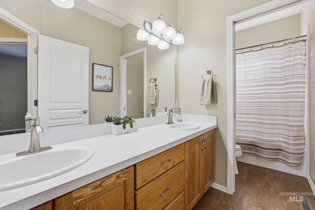 1919 Candleridge Dr, Twin Falls, ID 83301