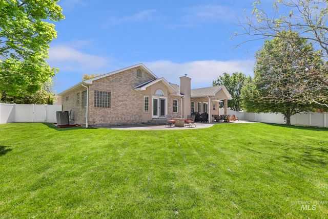 1919 Candleridge Dr, Twin Falls, ID 83301