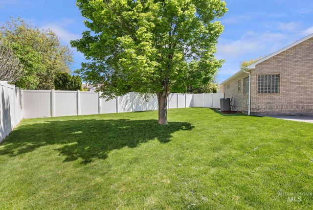 1919 Candleridge Dr, Twin Falls, ID 83301